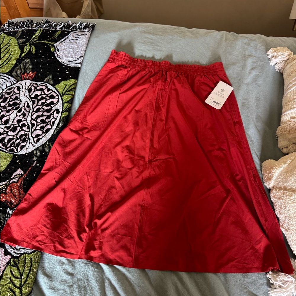 Athleta Savanah Midi skirt with zipper pockets!
